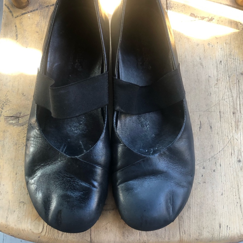 Josef Seibel Black Leather Flats Minimalist Design ‘Mary Jane’s’
